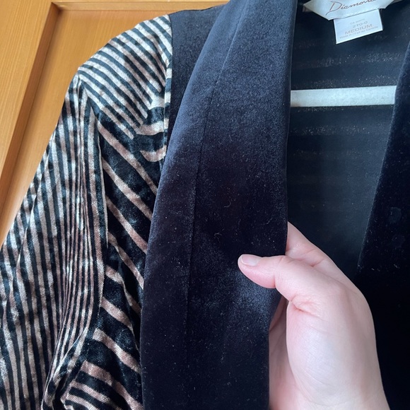 Velvet and Velour Housecoat Dressing Coat Robe - Picture 6 of 9